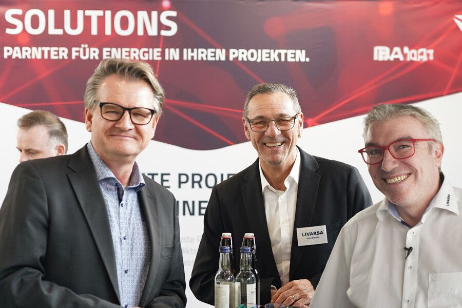 Prof. Dr. Bausch freut sich über die Unterstützung von Salvi Donato und Mario Ditella